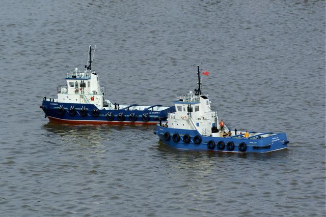 Al Khubar tugs DSC03274