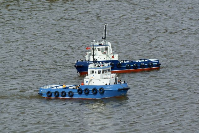 Al Khubar tugs DSC03277