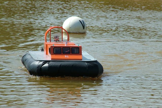  Griffin Hovercraft 20080511151403
