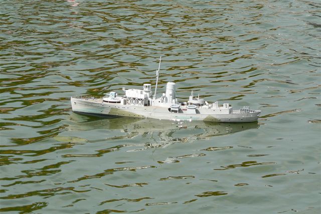 HMCS Snowberry 1 (03)