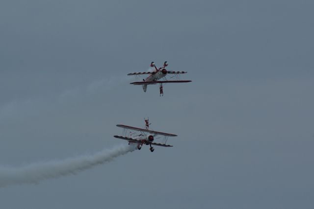 Team Guinot... will they touch hands? DSC06546.JPG