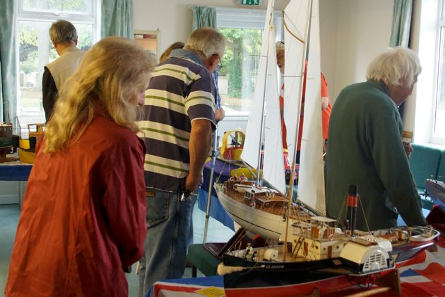 DSC04049 © Peter Taylor 2013